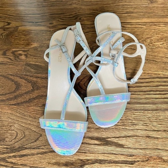 Nine with silver metallic sandal size 8   #006 - Picture 5 of 7